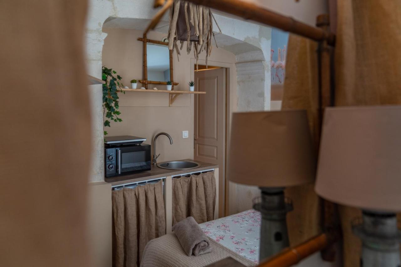 La Cabane Camarguaise En Centre Ville - Une Nuit A Nîmes Dış mekan fotoğraf